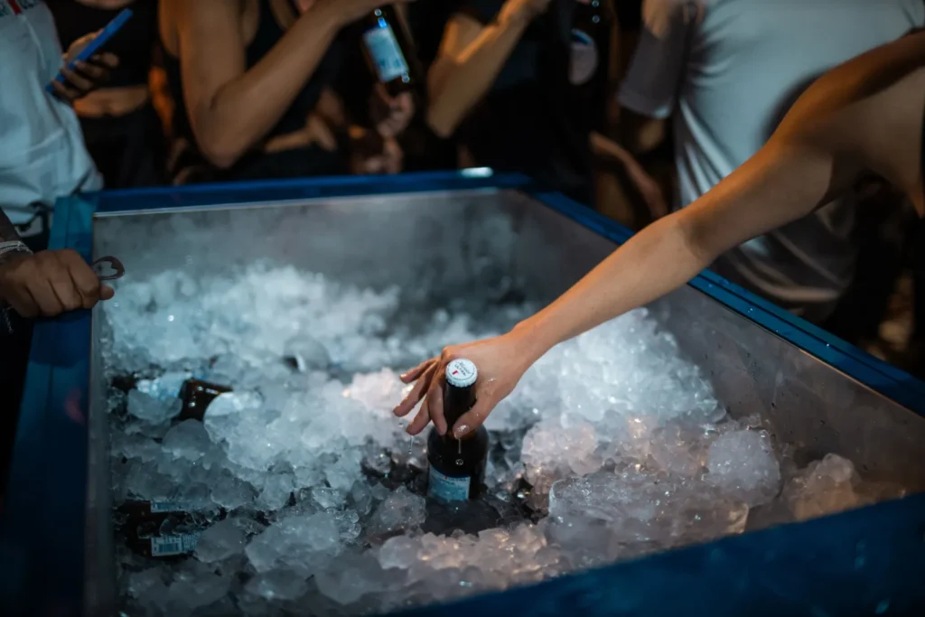 Michelob Ultra gelada para os corredores no pós-corrida
