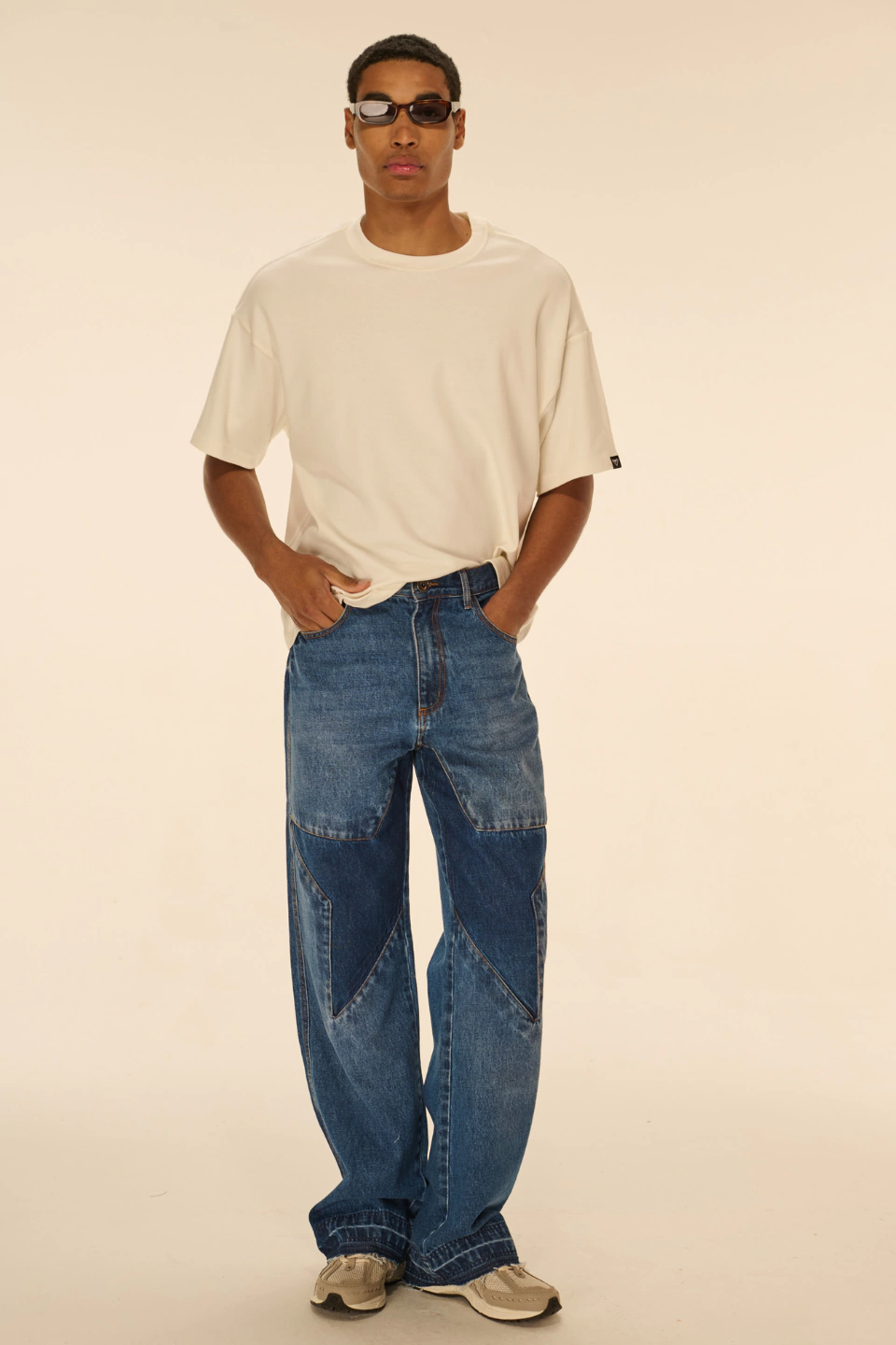 Calça jeans reta masculina Nephew Rockstar com camiseta Pima off white